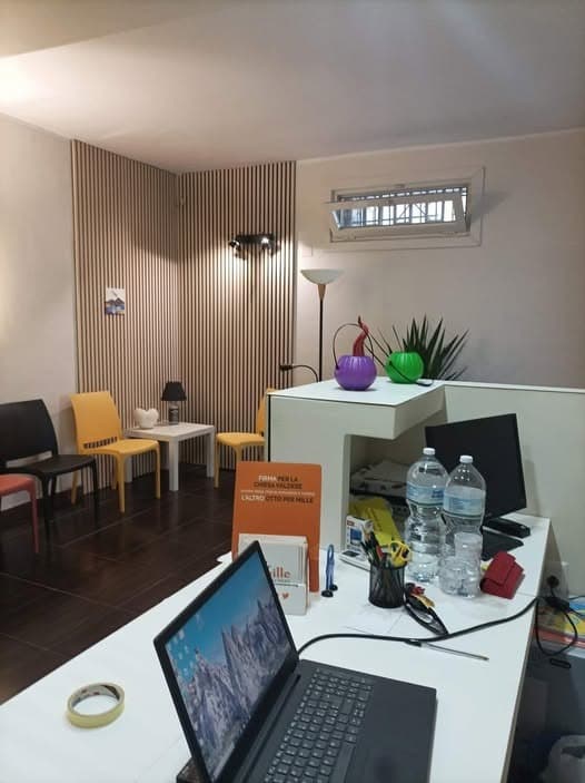 Sala di accoglienza della sede operativa di Arcidonna in Via Colli Aminei